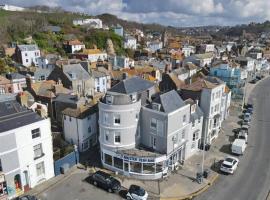 master accommodation suite 11 sea view, hotel in Hastings