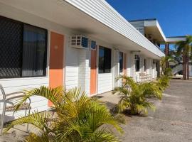 Shoredrive Motel, hotelli  lähellä lentokenttää Townsvillen lentokenttä - TSV 