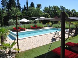 Le Clos Geraldy - Charming B&B et Spa, hotel with pools in Saint-Maximin-la-Sainte-Baume