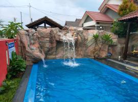 Roemahkoe Holidayhome, hotel with parking in Malacca