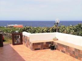 Elio&Mina - appartamento con vista mare, hotel em Pantelleria