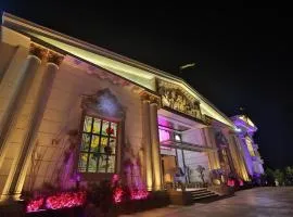 HOTEL CRYSTAL CROWN