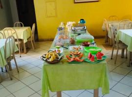 Hotel Ouro Verde – hotel w mieście Buriti