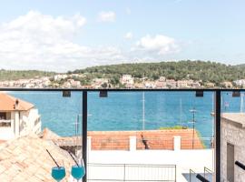 Luxury apartments SKALINADA near beaches, Tisno - Dalmatia, hotel di lusso a Tisno (Stretto)