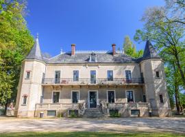 Château de la villeneuve, hotel com estacionamento em Saint-Marcel