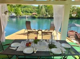 Una Luxury Home