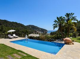 Villa Can Sans, medencével rendelkező hotel Cala San Vicentében