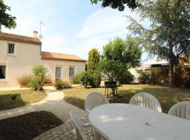 Gîte Chemillé-en-Anjou-Chemillé-Melay, 4 pièces, 6 personnes - FR-1-622-8, casă de vacanță din Saint-Georges-du-Puy-de-la-Garde