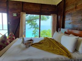 Wilton House Oceanview Cabin, hotel v destinaci Mearnsville