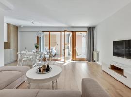 Aura - Riverside & Parking by Downtown Apartments