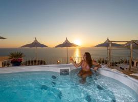 Luxury Villa Malika - Great View on Capri&Positano, hotel en Praiano