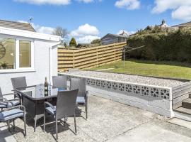 The Cwtch - 3 Bedroom Holiday Home - Pentlepoir, pet-friendly hotel in Saundersfoot