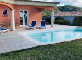 Superbe villa avec piscine vue mer, proche plage et Porticcio, vil·la a Pietrosella