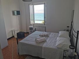 Eco del Mare, bed & breakfast σε Pietra Ligure