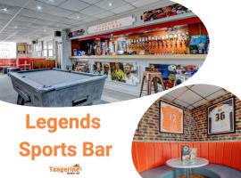 The Sandringham Court Hotel & Legends Public Sports Bar, hotel in Blackpool