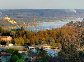 Bellavista Lake Apartment, hotel met parkeren in Pisano