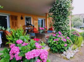 Gîte L'Appart de Case Vanille, hotel con estacionamiento en Sari Solenzara