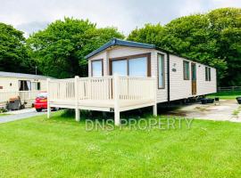 LUXURY CARAVAN 10 mins TO BEACH, bolig ved stranden i Hull