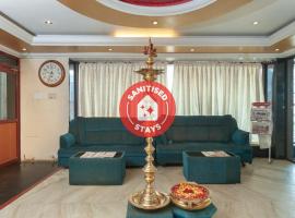 Oyo 8042 Hotel Krish, hotel v destinaci Vellore