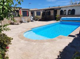 Villa d'une chambre avec piscine privee jardin clos et wifi a Canohes, hotel u gradu 'Canohès'