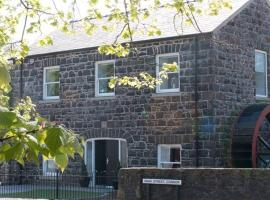 Stone Flax Mill, hotel with parking in Connor