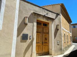 La Cour Carrée, hotel v mestu Rustrel