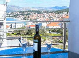 Luxury apartment with swimming pool Ana