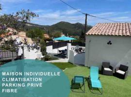 Maison avec jardin, parking entre mer et montagne – willa w mieście Le Revest-le-Eaux