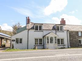 Meadowlands, cottage in Newport Pembrokeshire