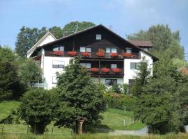 Ferienpension Fremuth, hotel con estacionamiento en Ruhmannsfelden