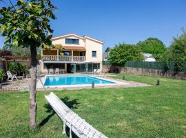 LE LLAR, Casa con piscinas cerca de Santiago de Compostela - CLIMATIZADA, viešbutis mieste Amés