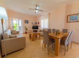 Dajana Apartments, hotell i Ksamil