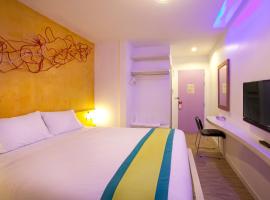 Holidays Home, hotel near Pattaya Walking Street, Pattaya South