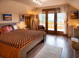 PelsoArt Apartments, hotel v destinaci Keszthely