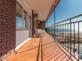 Tres dormitorios ,vistas al mar , junto a la playa