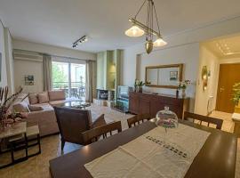 Karamba boutique living - ECO Riverside Appartment, familiehotell i Volos