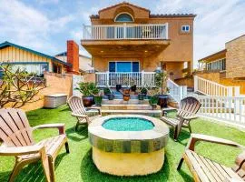 Coastal 3-Bedroom with Hot Tub and Ocean View