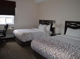 Auberge MacDonald Guest Inn – hotel w pobliżu miejsca Polar Bear Habitat Heritage Village w mieście Iroquois Falls