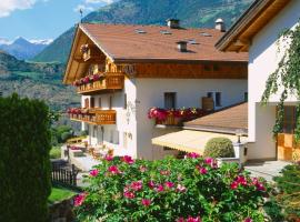 Gasthof Weisses Kreuz, hôtel à Naturno