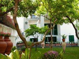 Casa Teresinella Garden, hotel cerca de Playa de Nápoles, Torre Annunziata