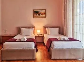 All Seasons Apartments - Free Parking & City Center