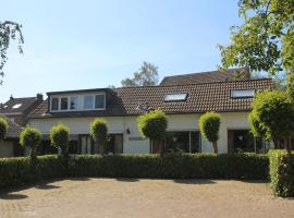 Serene Holiday Home in Ulestraten near Private Forest, hotel sa Ulestraten