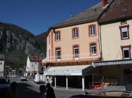 Hôtel Le Bellevue, hotel u gradu Tarascon-sur-Ariege