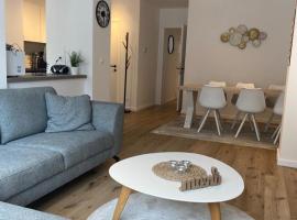 Quality Time appartement met gesloten garagebox, Ferienwohnung in De Panne