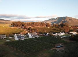 Endless Vineyards at Wildekrans Wine Estate, hotel in Botrivier