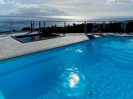 Ninamu Pearl Guest House, hotel s jacuzzi v destinaci Punaauia