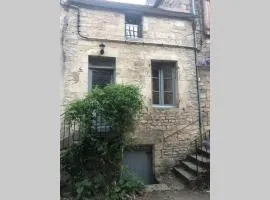 La petite maison médiévale de Melanie
