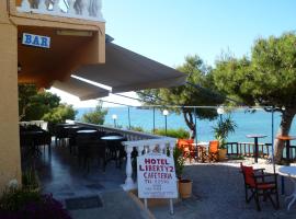 Liberty II, מלון בAgia Marina Aegina