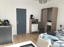 Appartements du Vally - Guingamp، فندق في غينغامب