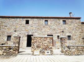 Apartamentos C'Ambrosio, hotel with parking in La Peral